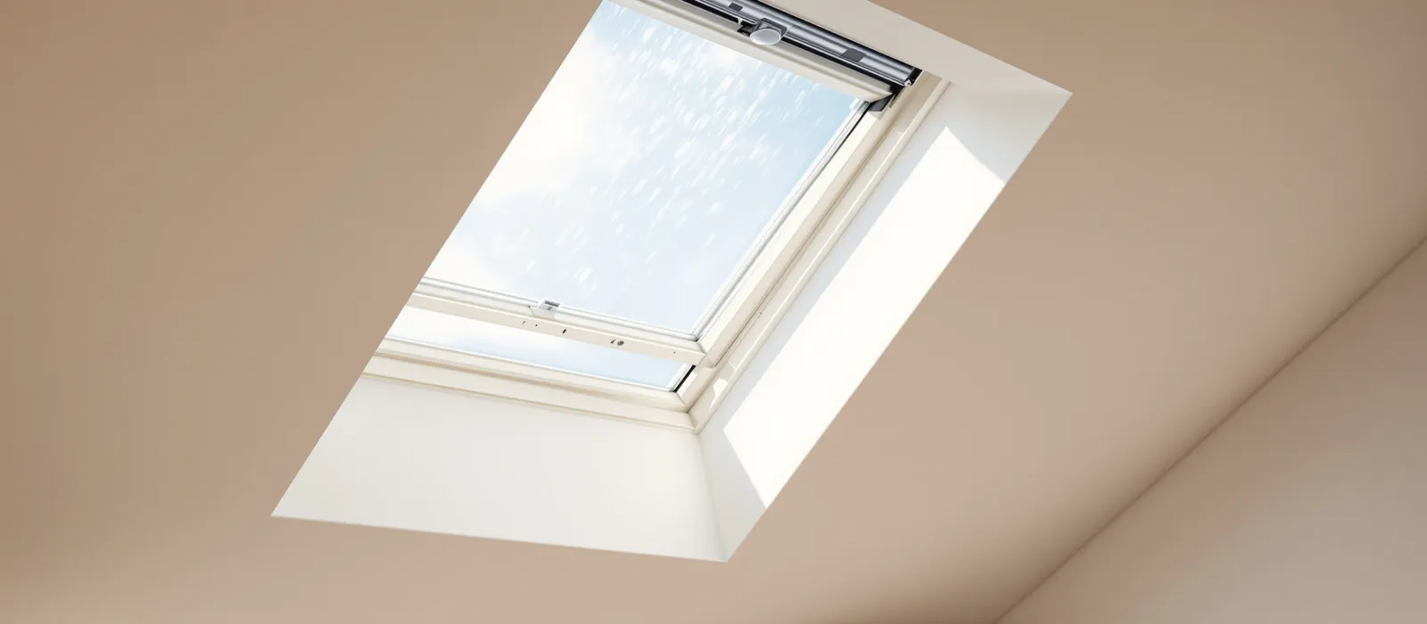 Velux Integra dakraam met sensor op dak