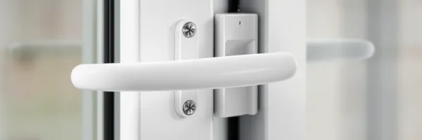 Close-up dakraam slot en hendel