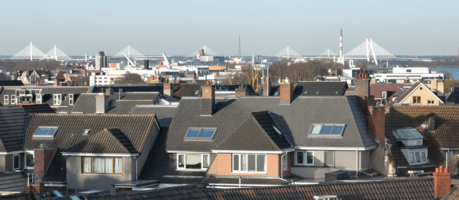 Dakraam specialist in Venlo voor reparatie, vervanging en zonwering